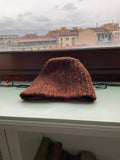 Cappello marrone e ruggine